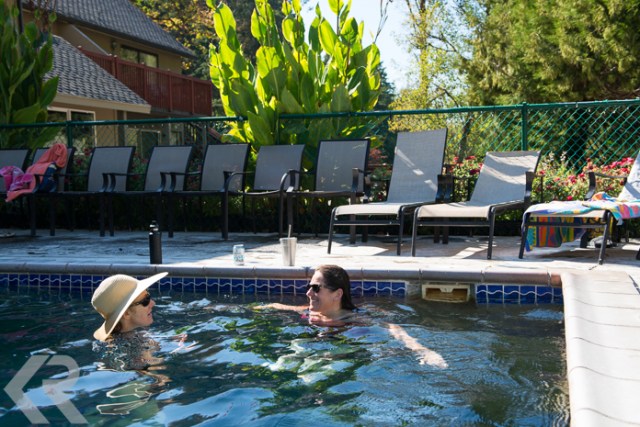 Picture of two women at Belknap Hot Springs in Oregon