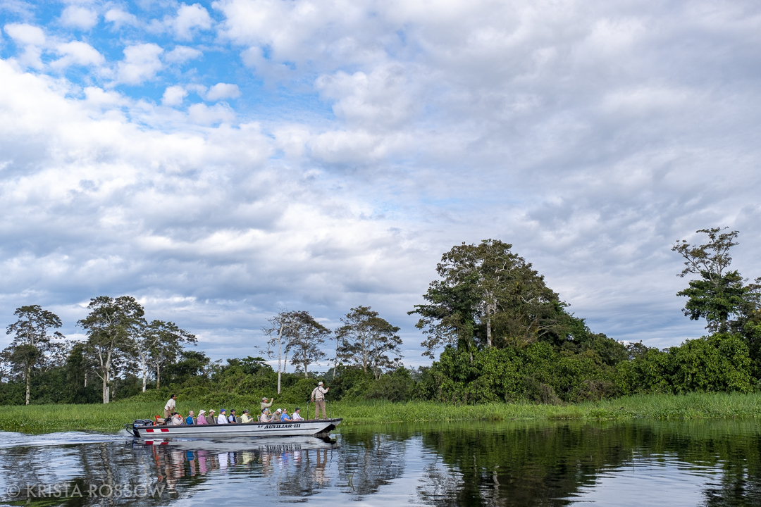 06-krista-rossow-peru-amazon-skiff-ride