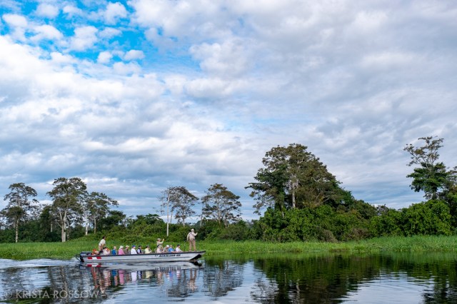 06-krista-rossow-peru-amazon-skiff-ride