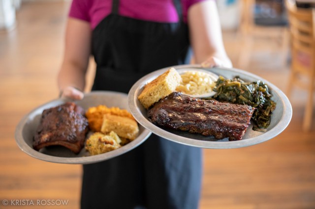 03-Krista-Rossow-Asheville-River-Arts-District-12-bones-barbeque