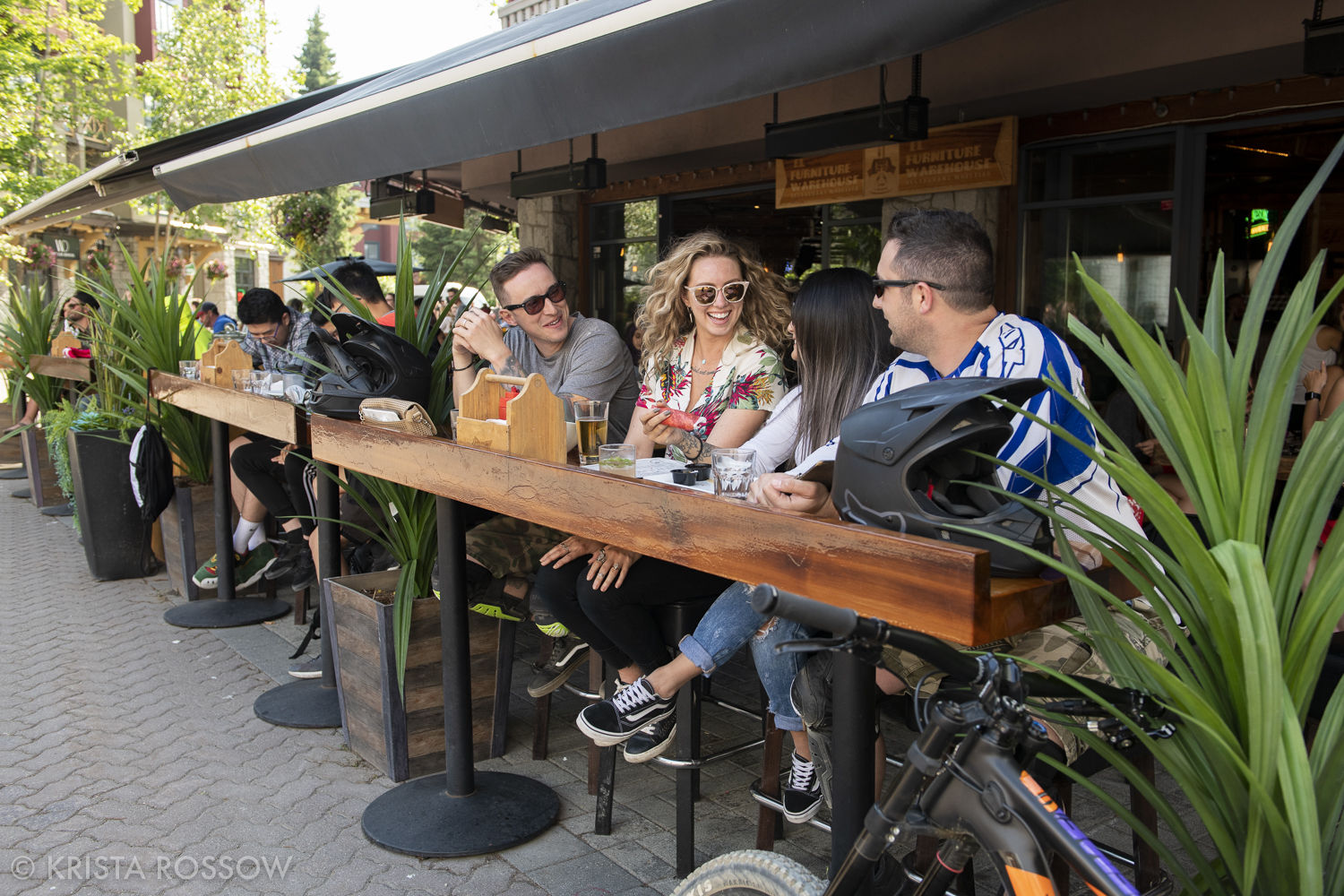 04-National-Geographic-Krista-Rossow-Whistler-dining