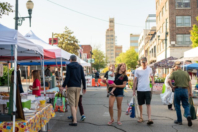 06-Krista-Rossow-Asheville-Downtown-4535